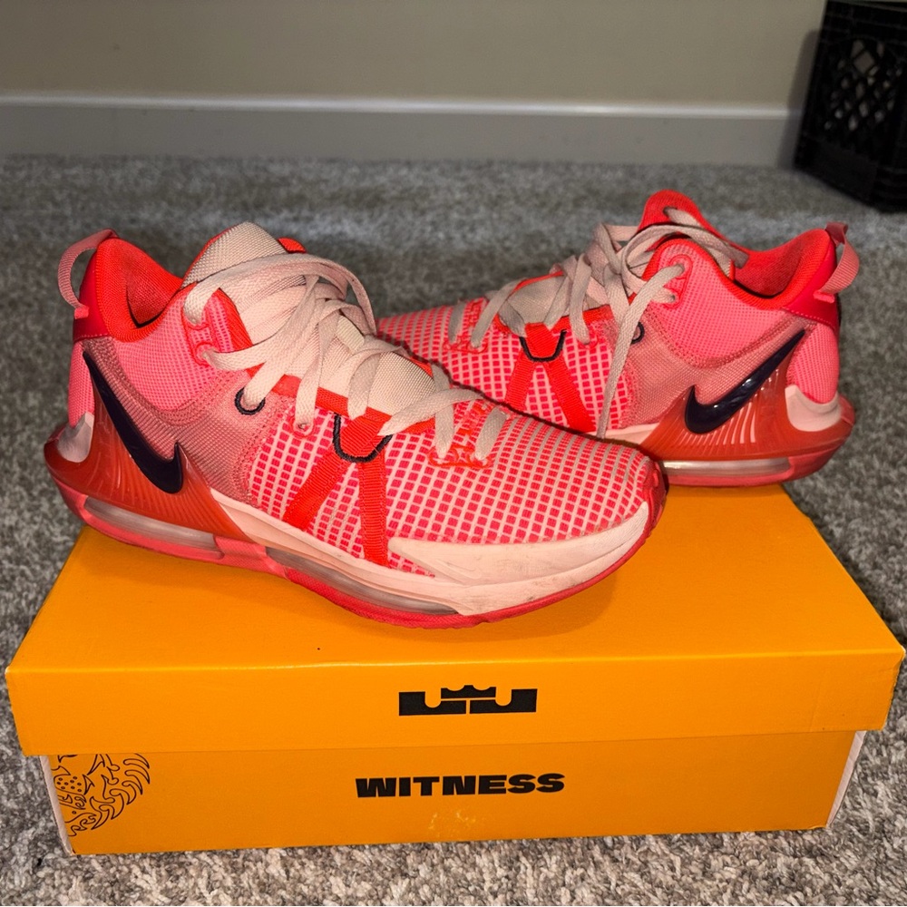 LeBron Witness VII Nike Crimson Red and Cave Purple Athletic Shoes - Picture 3 of 6
